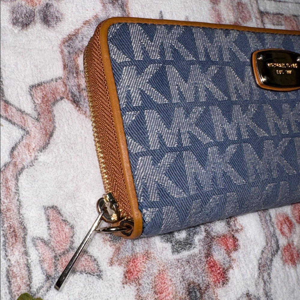 Michael Kors Blue and Tan Logo Wallet - Picture 7 of 14